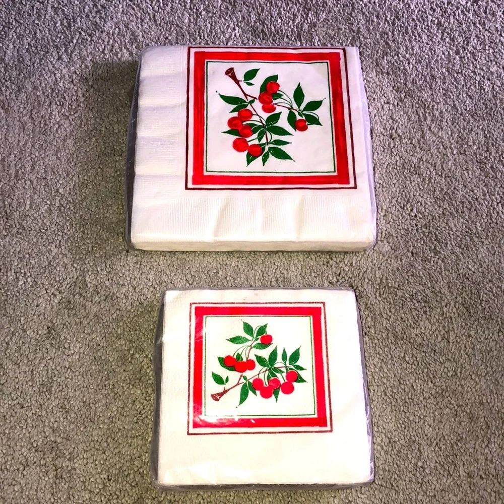Hallmark Vintage Beverage Lunchon Napkins Set Cherries Print‎